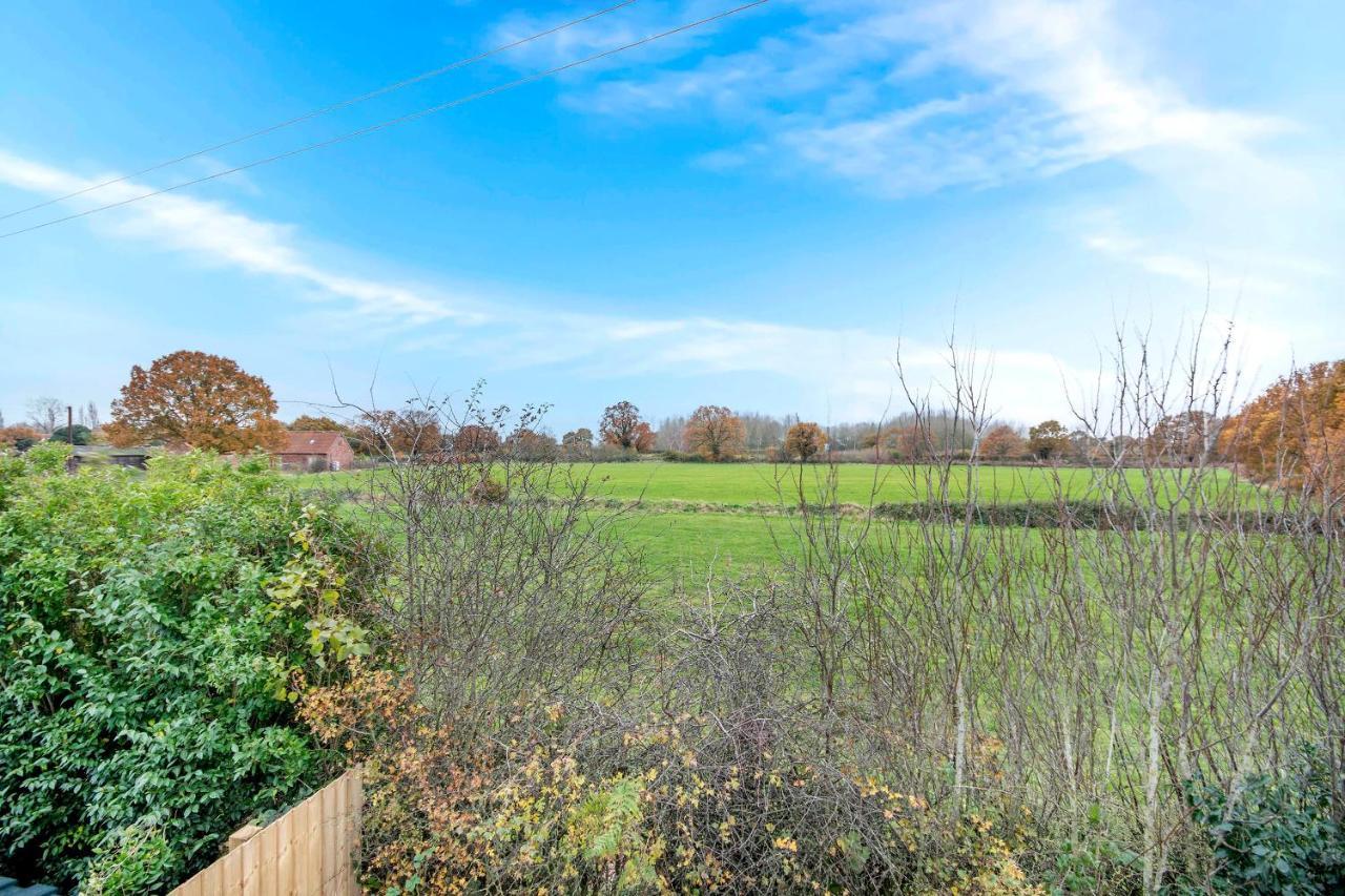 Newly Renovated Rural Cottage In North Scarle Lincoln Exterior foto